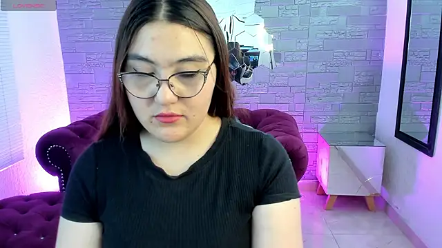 Snapshot of conniejames_m chatting on 10.30.25 conniejames m online show from 10.30.25