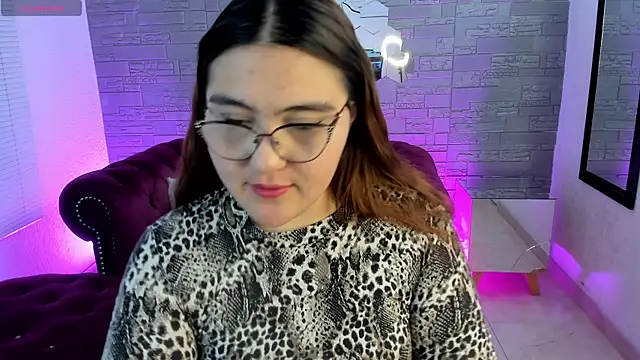 Snapshot of conniejames_m chatting on 11.01.25 conniejames m online show from 11.01.25