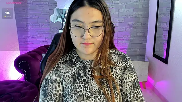 Snapshot of conniejames_m chatting on 11.14.25 conniejames m online show from 11.14.25