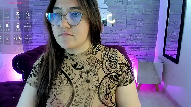 Snapshot of conniejames_m chatting on 11.20.25 conniejames m online show from 11.20.25