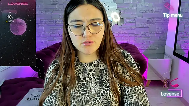 Snapshot of conniejames_m chatting on 11.30.25 conniejames m online show from 11.30.25