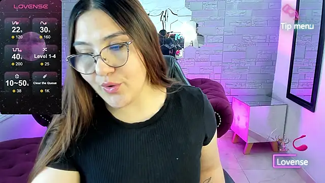 Snapshot of conniejames_m chatting on 12.01.25 conniejames m online show from 12.01.25