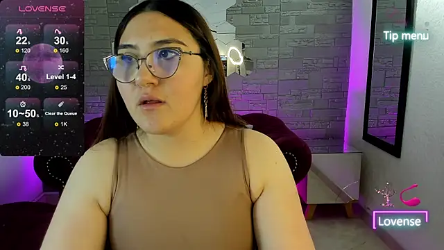 Snapshot of conniejames_m chatting on 12.04.25 conniejames m online show from 12.04.25