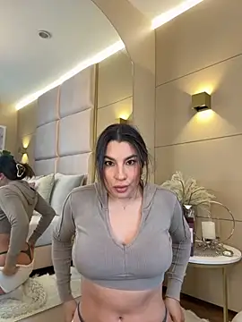 Snapshot of SaharaRush_ chatting on 09.18.25 SaharaRush online show from 09.18.25