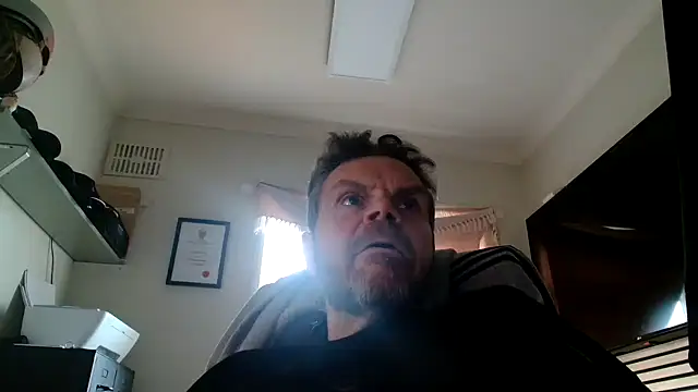 Snapshot of toptugger chatting on 02.14.25 toptugger online show from 02.14.25