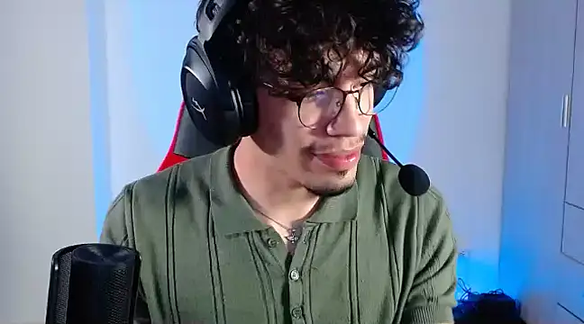 Snapshot of BigDragonBoy chatting on 03.19.25 BigDragonBoy online show from 03.19.25