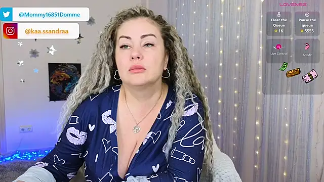 misskaassandraa online show from 01.07.25