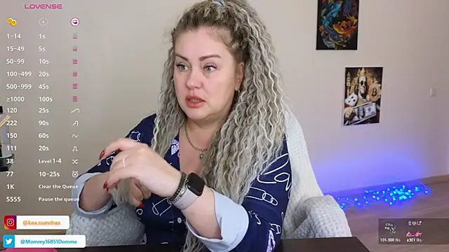 misskaassandraa online show from 01.24.25