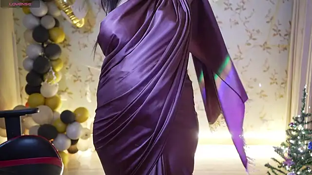 Snapshot of only_aleesha chatting on 12.27.24 only aleesha online show from 12.27.24