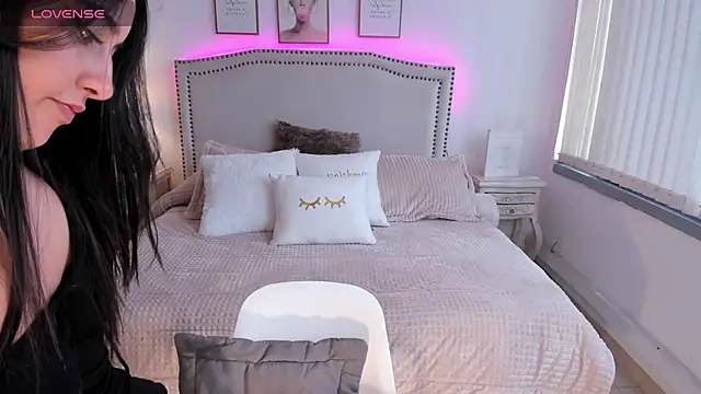 serenna se online show from 02.21.25