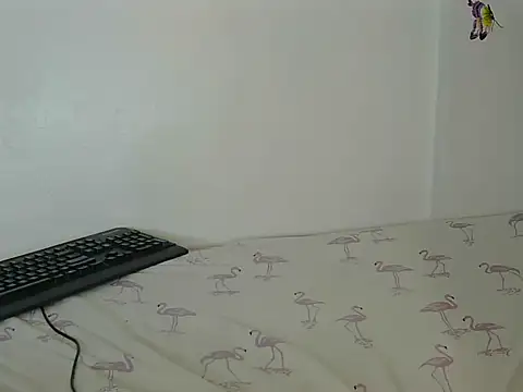 Snapshot of laetitia_ chatting on 07.21.26 laetitia online show from 07.21.26