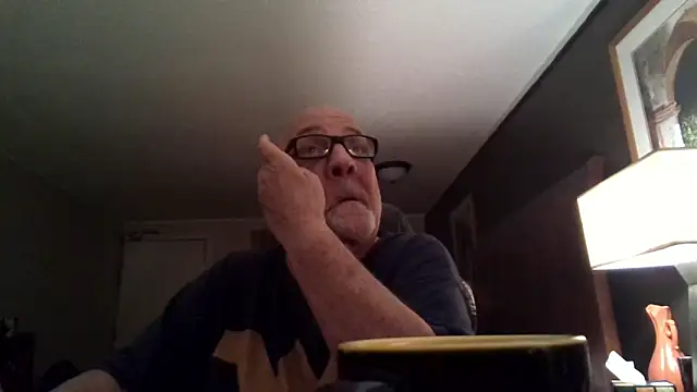 Snapshot of --JimmyJamzs-- chatting on 12.05.25 --JimmyJamzs-- online show from 12.05.25