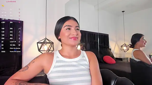 Zayda 1 online show from 01.30.25