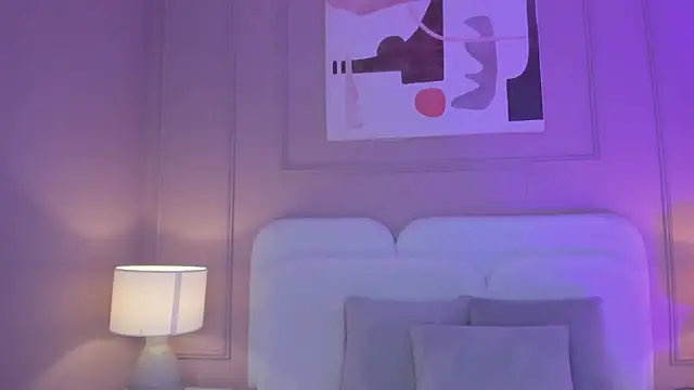 Snapshot of aria_greco chatting on 09.16.25 aria greco online show from 09.16.25