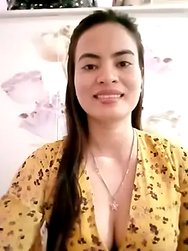 NgocQuyen2K online show from 03.22.25