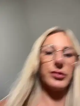 Liana Lou online show from 05.03.26