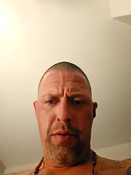 Snapshot of LongandEasy77 chatting on 12.16.25 LongandEasy77 online show from 12.16.25