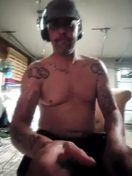 Snapshot of LongandEasy77 chatting on 02.25.26 LongandEasy77 online show from 02.25.26