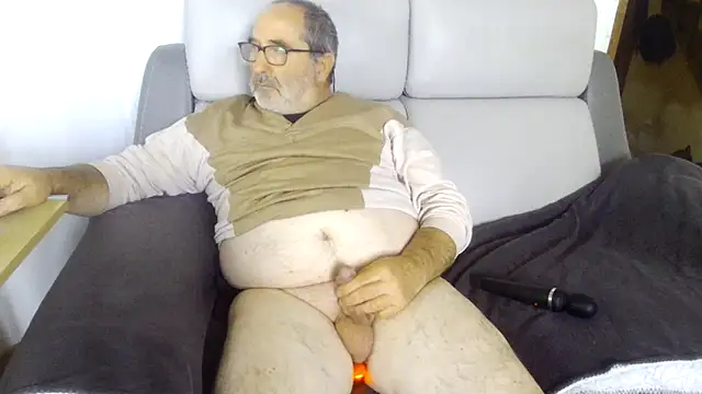 Snapshot of gillou1234 chatting on 09.24.25 gillou1234 online show from 09.24.25