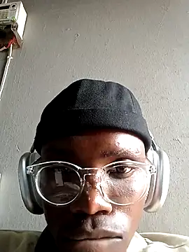 Snapshot of 199Gif chatting on 12.14.25 199Gif online show from 12.14.25