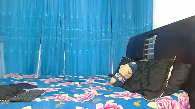 Hot Sharks  online show from 10.15.25