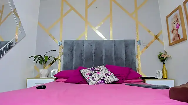 Snapshot of Danna_Reyees chatting on 09.09.25 Danna Reyees online show from 09.09.25