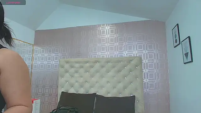 Sara Desire online show from 03.20.25