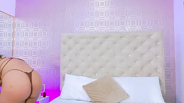 Sara Desire online show from 09.12.25