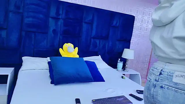 Sara Desire online show from 02.05.26