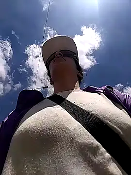 rebekka simpson online show from 11.08.25