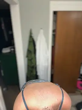 Snapshot of Blaze_Baby chatting on 10.20.25 Blaze Baby online show from 10.20.25