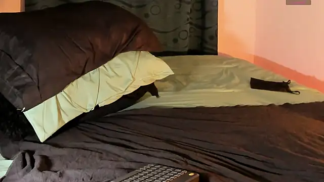 Snapshot of Teo_skinny chatting on 03.08.25 Teo skinny online show from 03.08.25