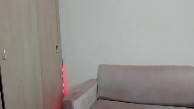 Lilacutte  online show from 01.28.25