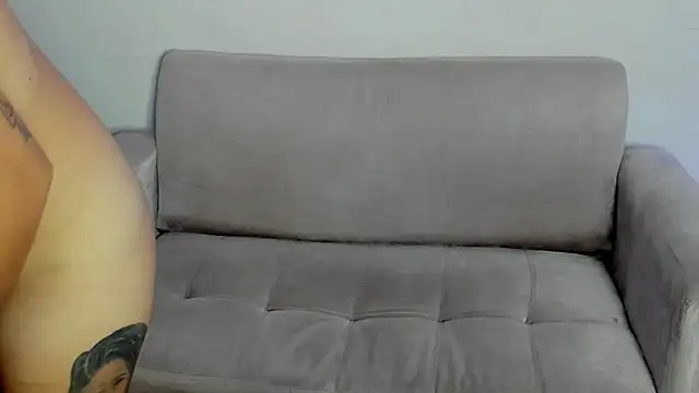 Lilacutte  online show from 03.18.25