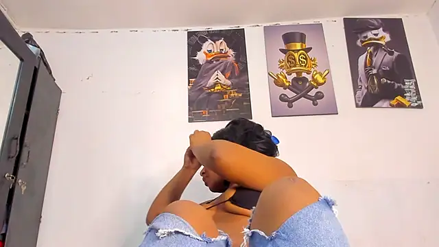 Snapshot of kriixtybrown chatting on 01.27.25 kriixtybrown online show from 01.27.25