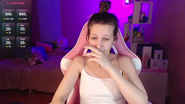 Snapshot of ur_kitty__ chatting on 01.13.25 ur kitty online show from 01.13.25