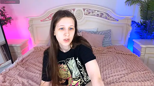 Snapshot of ur_kitty__ chatting on 09.29.25 ur kitty online show from 09.29.25