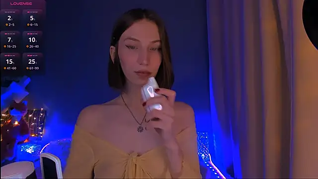 ellaamber online show from 03.09.25