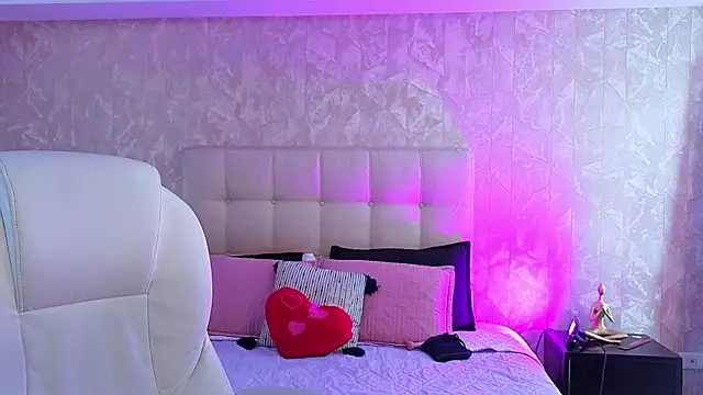 cute hollywood online show from 04.20.26