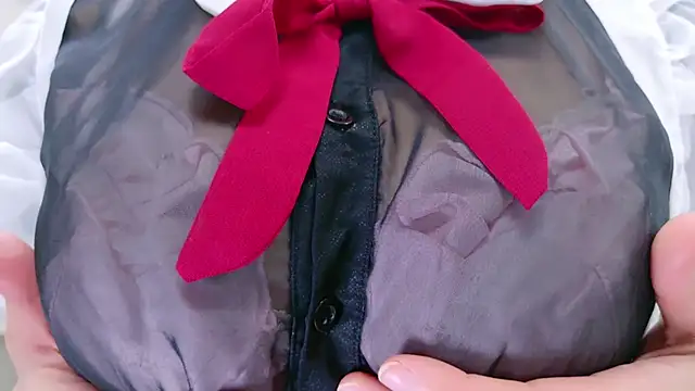 Snapshot of chihiro_ri chatting on 01.15.25 chihiro ri online show from 01.15.25