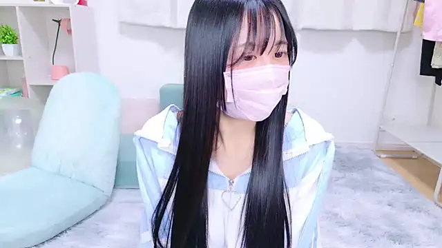 Snapshot of chihiro_ri chatting on 01.18.25 chihiro ri online show from 01.18.25