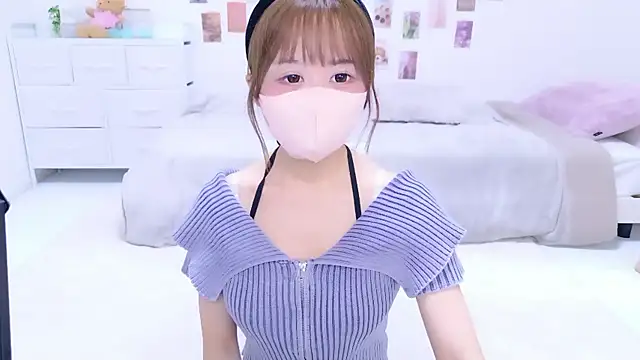 Snapshot of chihiro_ri chatting on 10.09.25 chihiro ri online show from 10.09.25