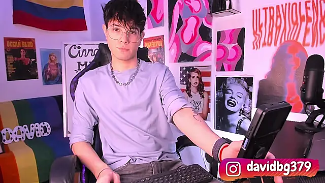 Snapshot of cinnamon_boyxxx chatting on 03.06.25 cinnamon boyxxx online show from 03.06.25