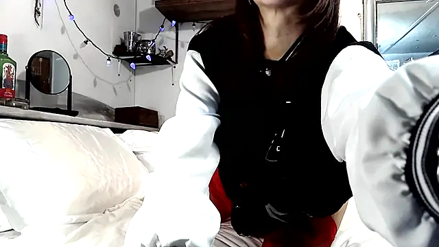 Genevieve143 online show from 04.30.26