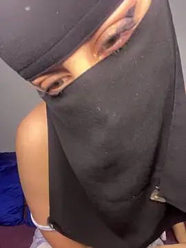 Snapshot of Jumanaa chatting on 10.24.25 Jumanaa online show from 10.24.25