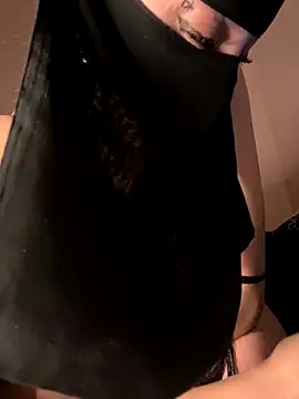 Snapshot of Jumanaa chatting on 12.20.25 Jumanaa online show from 12.20.25