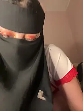 Snapshot of Jumanaa chatting on 02.04.26 Jumanaa online show from 02.04.26