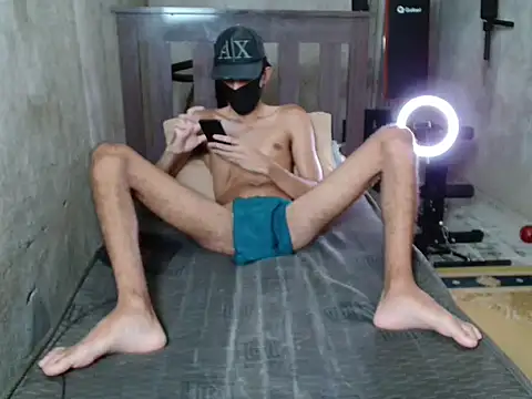 skinnyboy1000 online show from 11.12.25