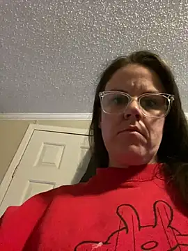 Snapshot of velvetta_ chatting on 12.21.24 velvetta  online show from 12.21.24