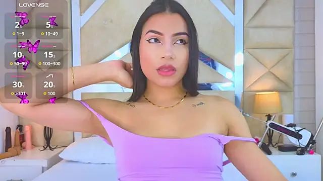 Tiphani walker  online show from 09.14.25